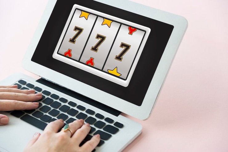 Meja roulette live-dealer kolamtoto dengan wheel HD dan studio profesional